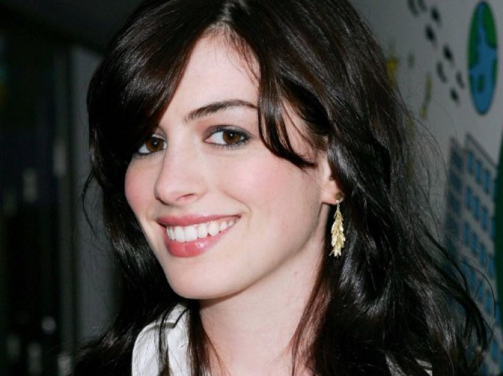 Энн Хэтэуэй пополнила ряды блондинок 