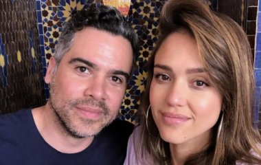 «Я не хотела так жить»: Джессика Альба рассказала, почему вместе с дочкой занималась с психологом