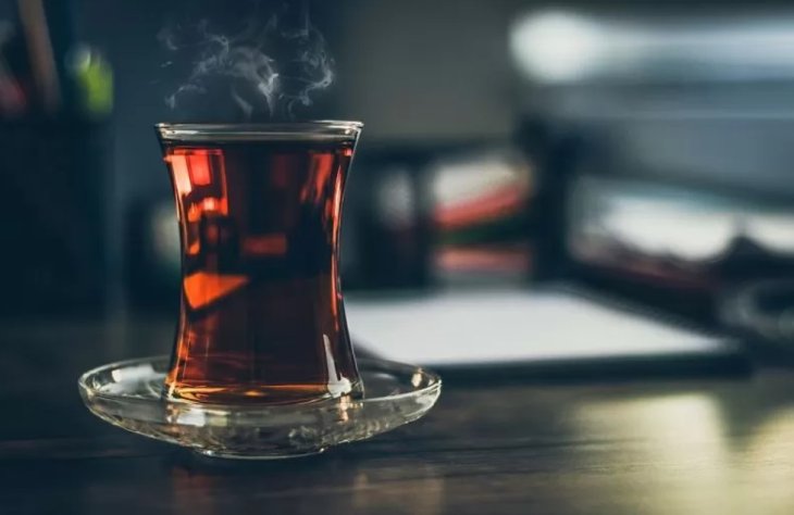 Від депресії та для здоров'я серця: корисні властивості чаю з шафраном