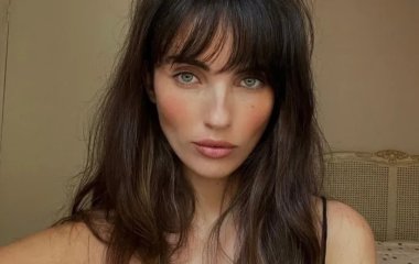 Как быстро освежить волосы без сухого шампуня: новый лайфхак из TikTok