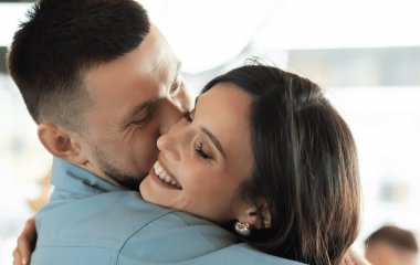 Дружина Yarmak розчулила архівними весільними фото та освідчилася реперу в день 10-річчя шлюбу
