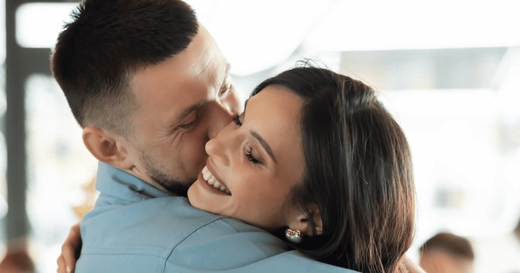 Дружина Yarmak розчулила архівними весільними фото та освідчилася реперу в день 10-річчя шлюбу