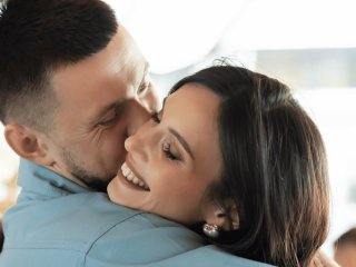 Дружина Yarmak розчулила архівними весільними фото та освідчилася реперу в день 10-річчя шлюбу
