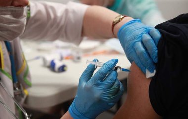 Імунолог розповів про особливості вакцинації алергіків