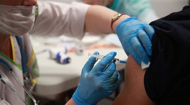 Імунолог розповів про особливості вакцинації алергіків