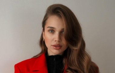 30-річна Саша Бо показалась із сивиною у волоссі: 