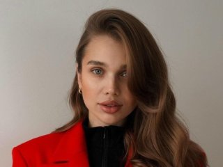 30-річна Саша Бо показалась із сивиною у волоссі: 