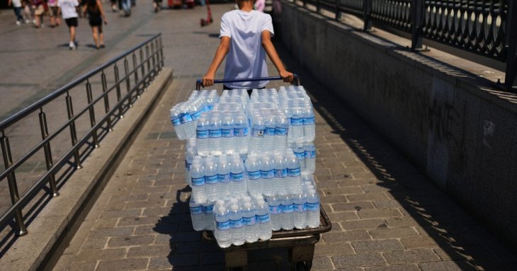 З якими продуктами мікропластик потрапляє в організм і як їсти його менше