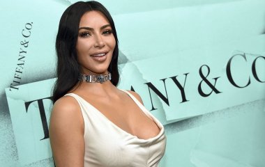 Ким Кардашьян похвасталась огромной коллекцией сумок Balenciaga