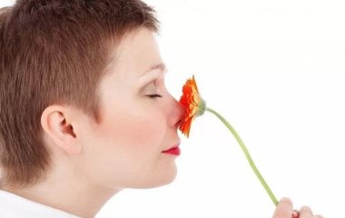 Лікарка пояснила, як повернути нормальний нюх після перенесеного коронавірусу