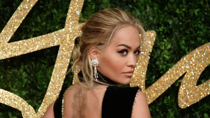 Рита Ора снова соблазняет поклонников идеальным телом в мини-бикини