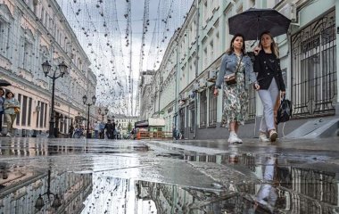 Лікар розповіла про можливу шкоду прогулянок під дощем