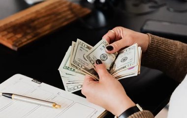 5 знаков, которым повезет с деньгами в апреле