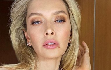 Вера Брежнева снялась полуобнаженной в web-фотосессии