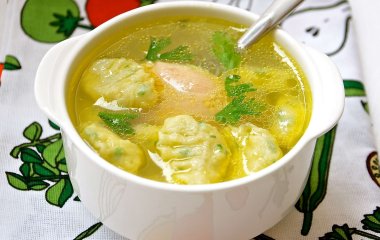 Дієтолог розвіяла міф про користь курячого бульйону