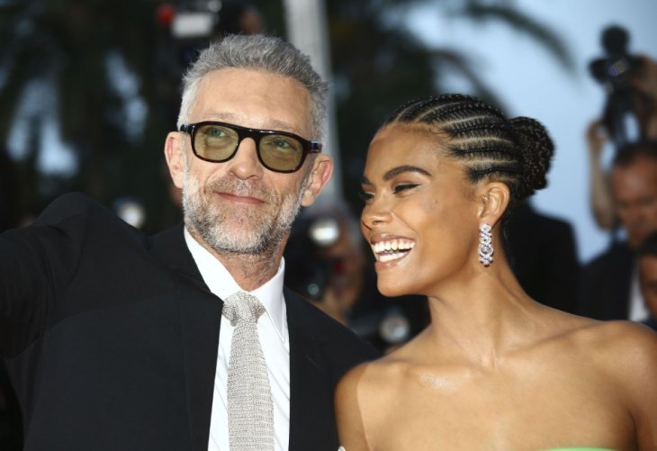 Венсан Кассель впервые вышел в свет с младшей на 30 лет девушкой-копией Тины Кунаки