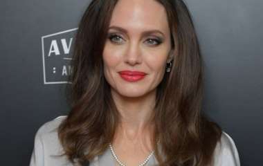 Анджелина Джоли отказалась от косметики