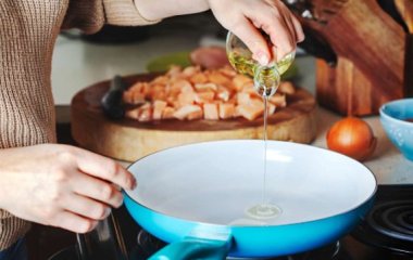 Портит вкус и полезные свойства: какие продукты нельзя жарить на растительном масле