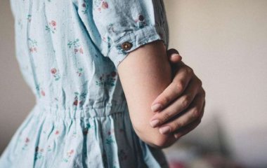 Когда боль в руке предупреждает об опасных заболеваниях, рассказали врачи