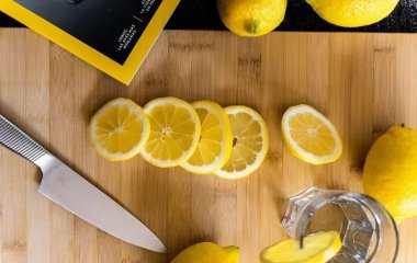 Прості рецепти жироспалюючих напоїв з лимону