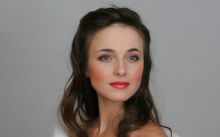 Анна Снаткина показала, как ухаживает за лицом