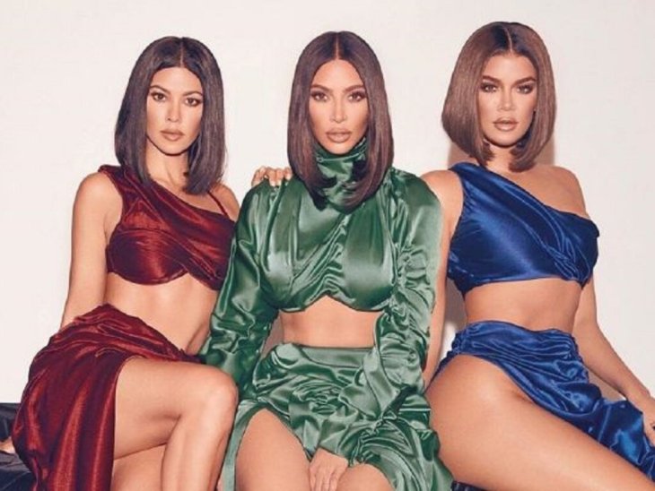 Сестра Ким Кардашьян позировала в нюдовом купальнике