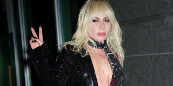 Леди Гага изменила прическу (фото)