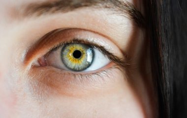 Лікарі пояснили, як розпізнати алкоголіка-початківця: увага на обличчя