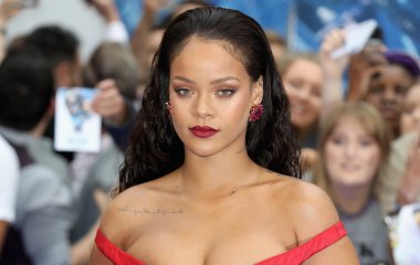 Рианна украсила обложку журнала Vogue