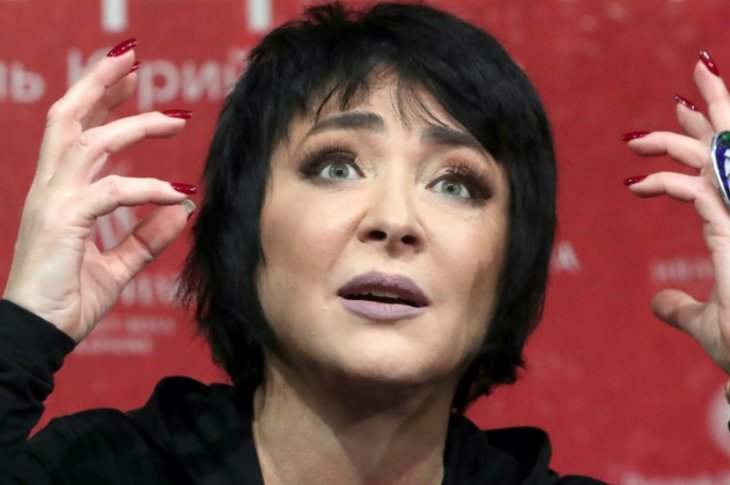 «Плевать я хотела на общественное мнение»: почему Лолита оставила больную дочь