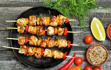 В сметанном маринаде: рецепт куриного филе на мангале