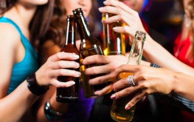 Як пити алкоголь на вечірці, щоб не напитися та уникнути похмілля