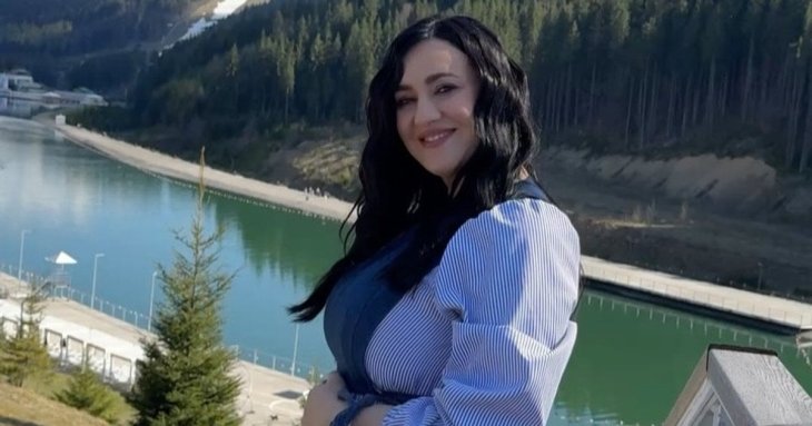 45-річна Соломія Вітвіцька замилувала фото з вагітним животиком у мальовничому місці