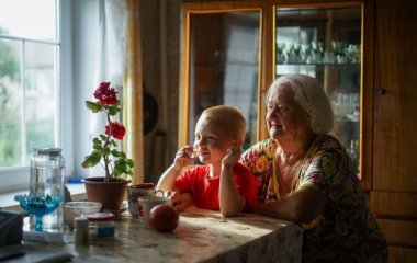 Хвороба Альцгеймера: лікар МакЕлвейн назвала рослину-антидепресант, який захищає від когнітивного спаду