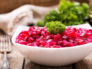 Простое и вкусное блюдо: рецепт винегрета с квашеной капустой
