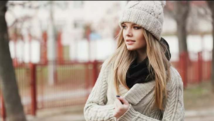 Врач рассказала, при какой температуре надо надевать шапку