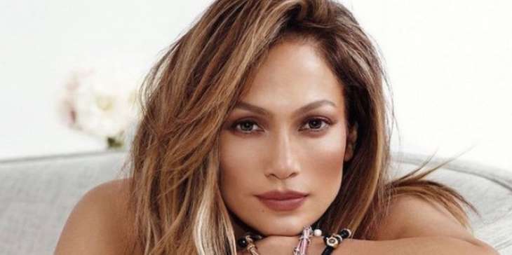 Дженнифер Лопес удивила спортивным нарядом