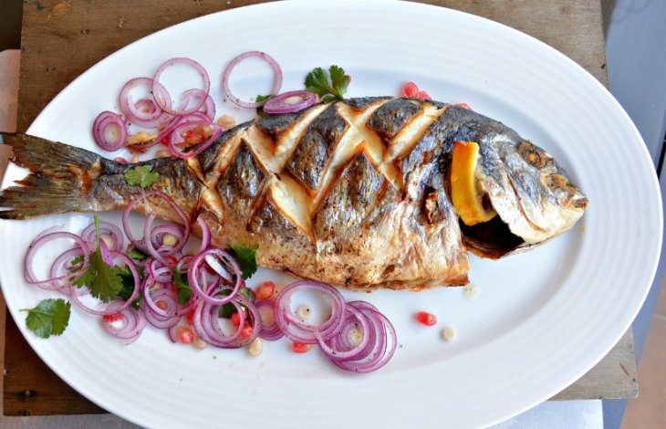 Как запечь рыбу в фольге в духовке? Рецепты блюд и правила их приготовления