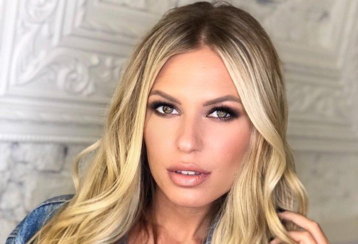 Рита Дакота и ее бойфренд переезжают в квартиру, которую певица купила с Владом Соколовским