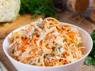 Салаты, гарниры и котлеты: 5 удивительных блюд из капусты