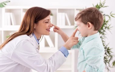 Психолог пояснила, як підготувати дитину до візиту до лікаря