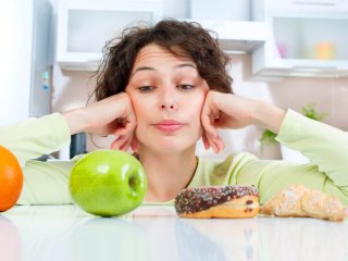 Ці корисні продукти все їдять неправильно: чого слід уникати