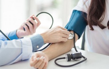 Лікар розвіяв міф про «синдром білого халата» під час вимірювання тиску