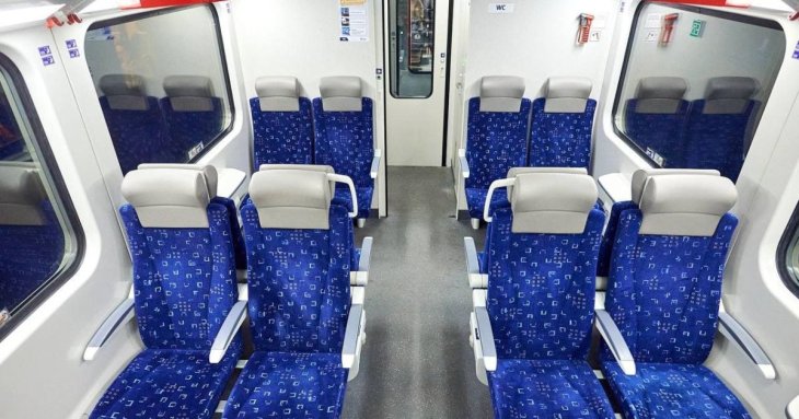 Жінку розлютила поведінка пасажира у потязі: у Мережі обговорюють, хто з них мав рацію