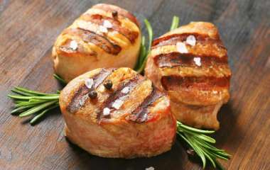 Аппетитные свиные медальоны: рецепт сытного мясного блюда
