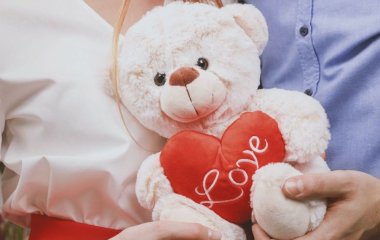Не даруйте їх, бо залишитеся без пари: шість найгірших подарунків на День святого Валентина