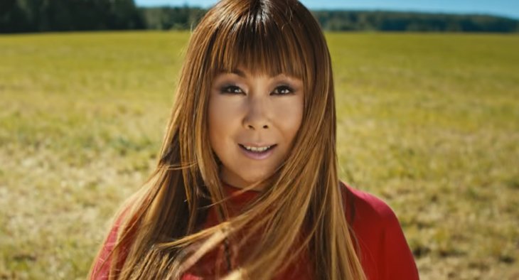 Анита Цой экстренно доставлена в больницу на вертолете