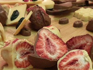 Клубника в шоколаде: как приготовить невероятно красивый десерт