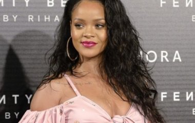 Рианна анонсировала презентацию рождественской коллекции «Savage x Fenty»