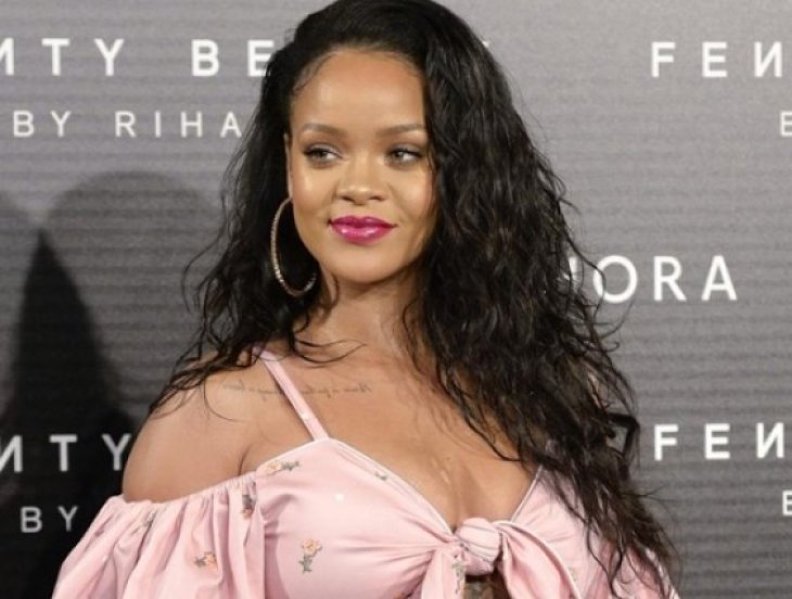 Рианна анонсировала презентацию рождественской коллекции «Savage x Fenty»